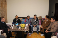 省煤田地质局副局长赵霞走访慰问顺河村驻村第